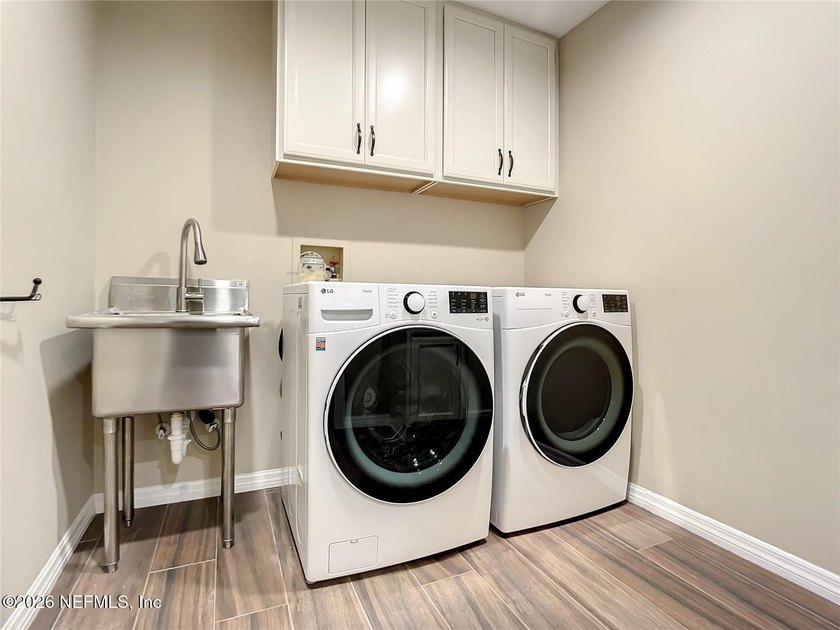 Rare opportunity to acquire a fully operational - photo 40