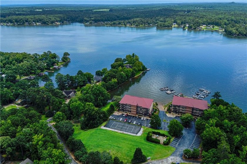 Welcome to lakefront living at Crepe Myrtle Commons on Lake - photo 5
