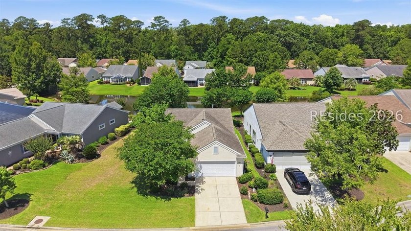 Discover the lifestyle so many retirees and active adults are - photo 34