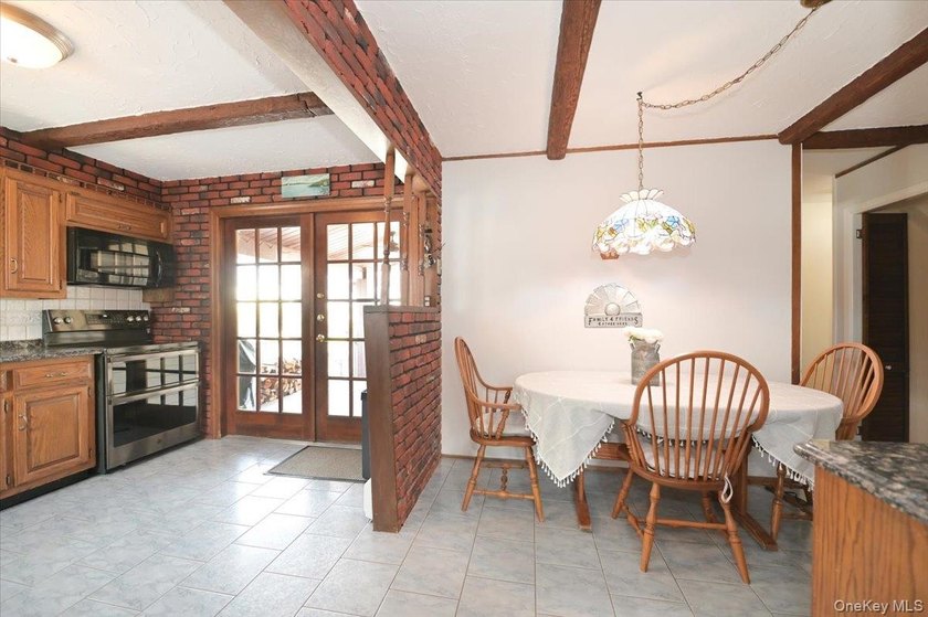 Welcome to 2 Oak Place, Massapequa - A Beautifully Expanded Cape - photo 10