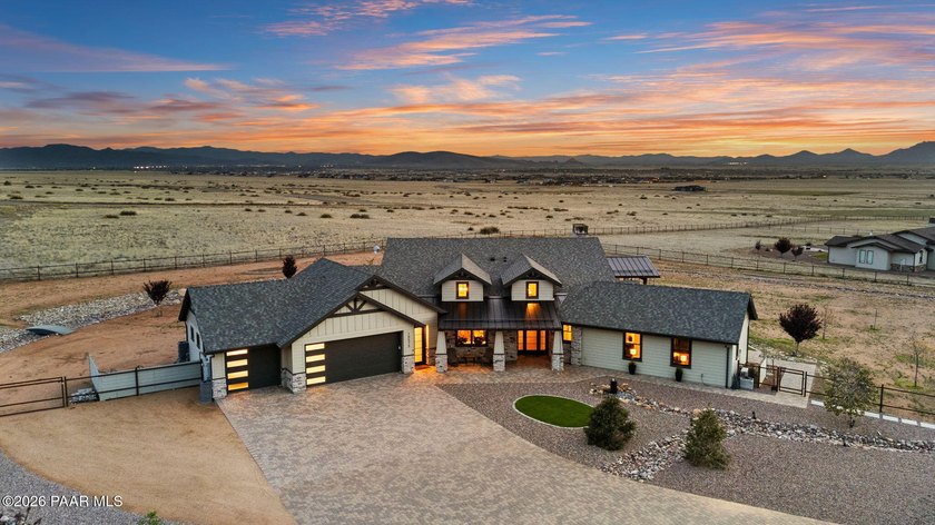 Behold the pinnacle of high-desert living in this 3,178 sq-ft - photo 2