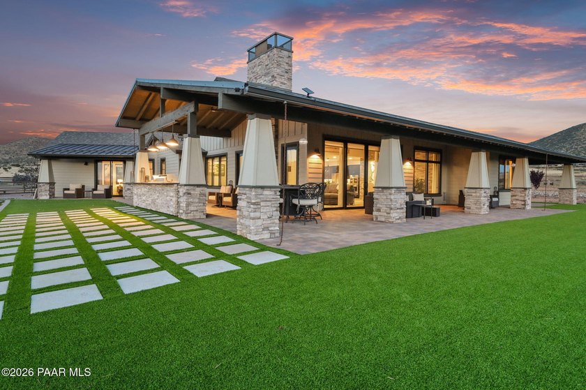 Behold the pinnacle of high-desert living in this 3,178 sq-ft - photo 4