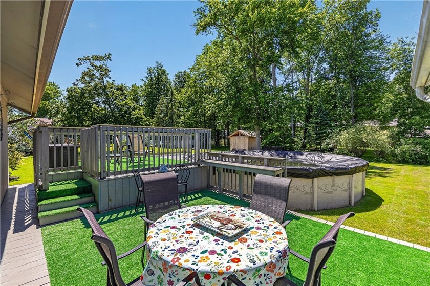 Welcome to 155 Moorland Drive! This beautifully updated - photo 11