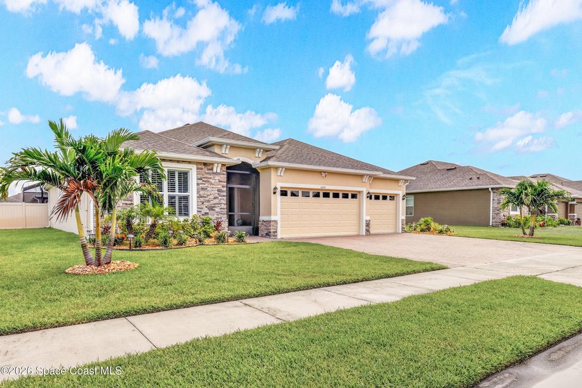 Stunning updated 4/3/3 home has 2,324 sq. ft. of modern comfort - photo 2
