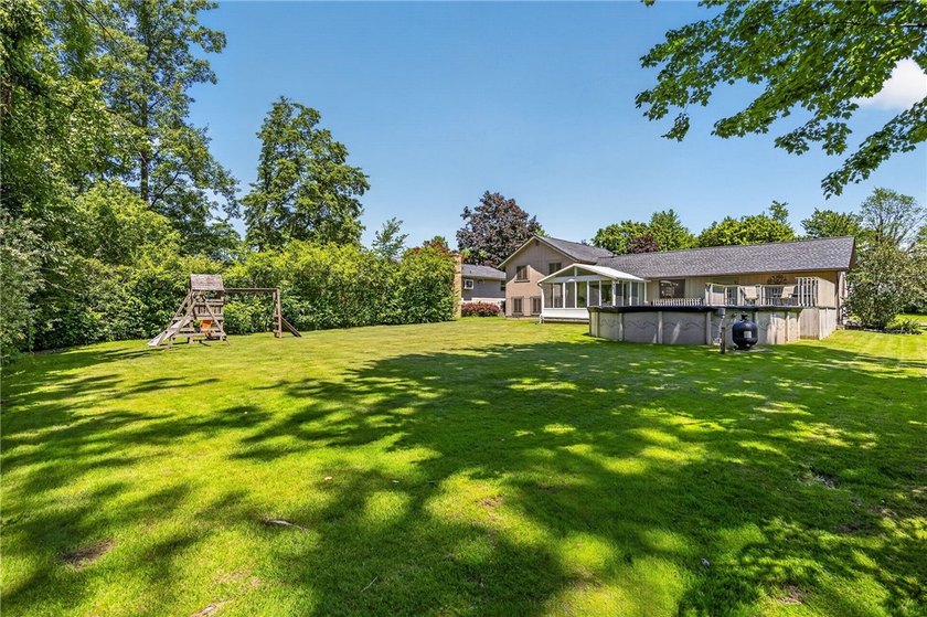 Welcome to 155 Moorland Drive! This beautifully updated - photo 15