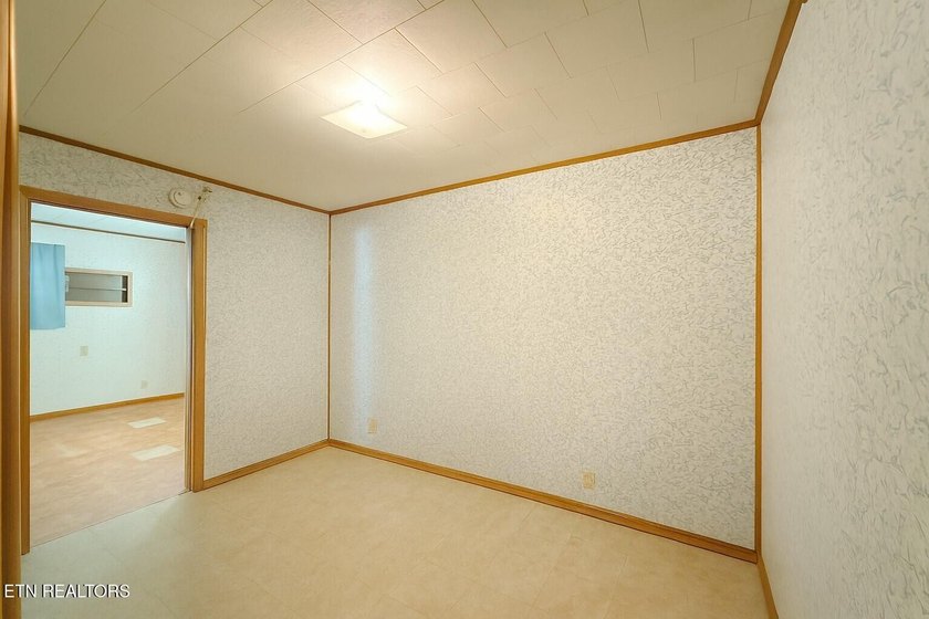Back on market due to no fault of sellers. Buyer's financing - photo 15