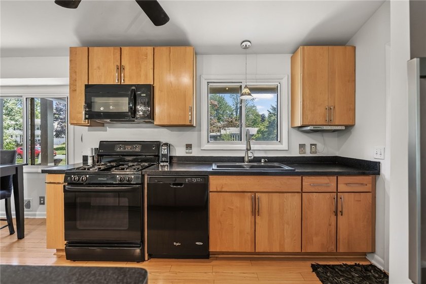 Welcome to 155 Moorland Drive! This beautifully updated - photo 24