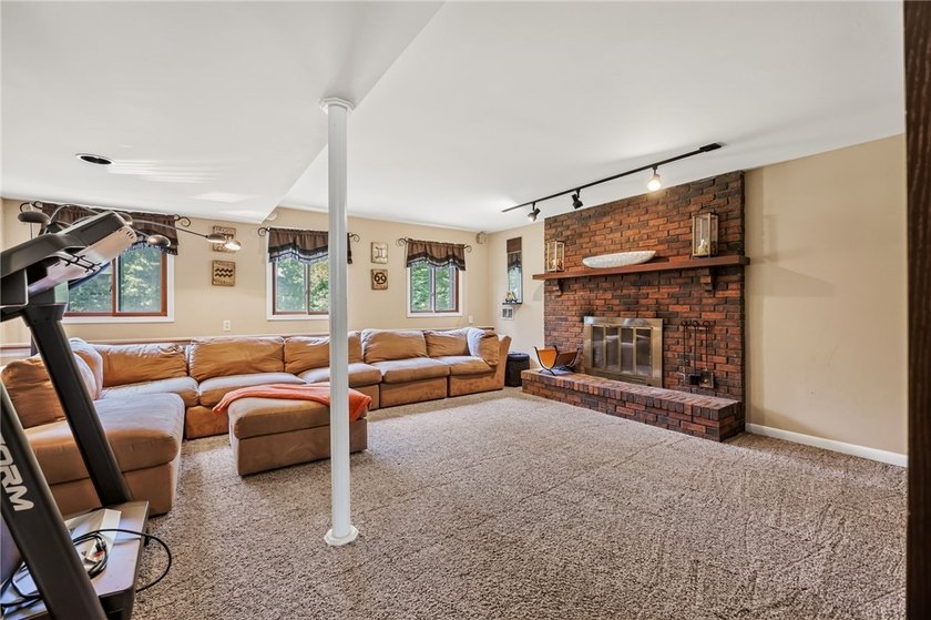 Welcome to 155 Moorland Drive! This beautifully updated - photo 42