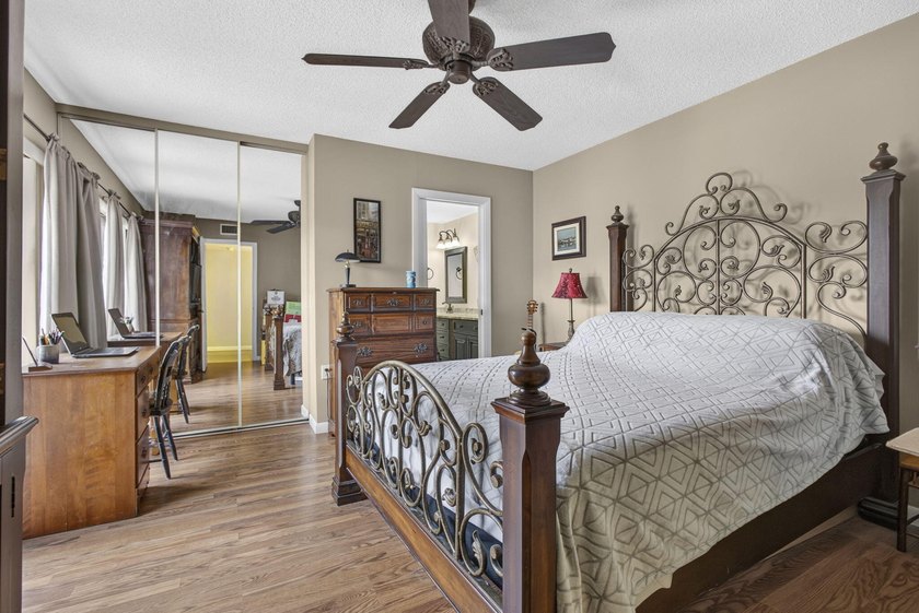 Affordable Move- In Ready Townhome in desirable Sandalwood Lakes - photo 14