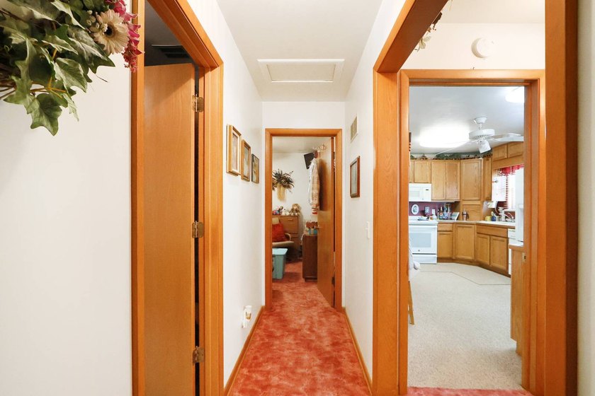 A great lakeside property to make lasting memories! This - photo 18