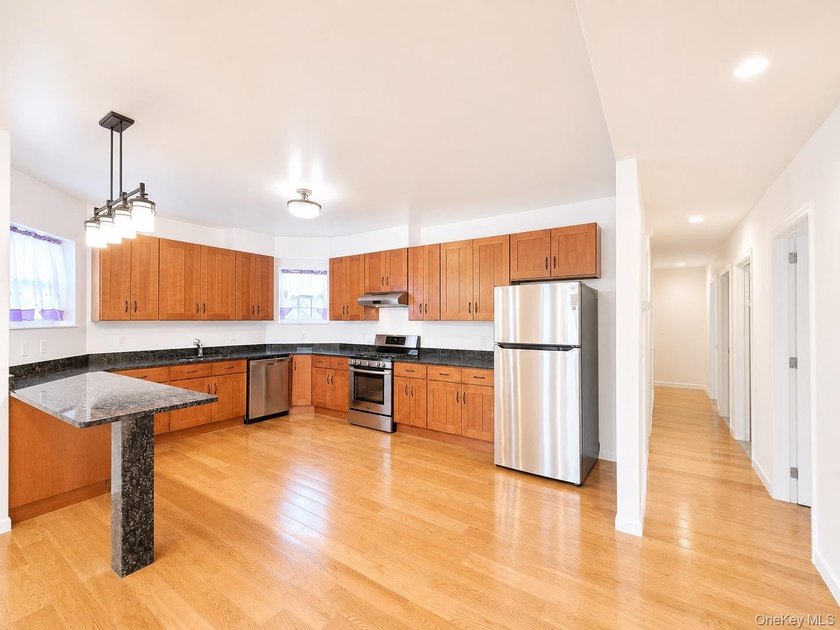 LOCATION LOCATION LOCATION !!!!! PROPERTY located at RIGHT BY - photo 19