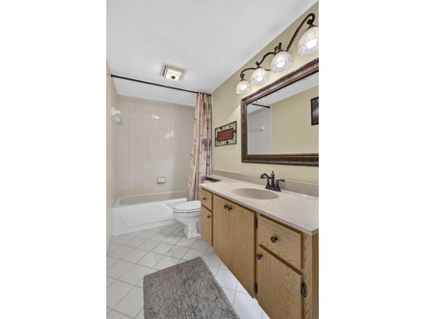 Affordable Move- In Ready Townhome in desirable Sandalwood Lakes - photo 20