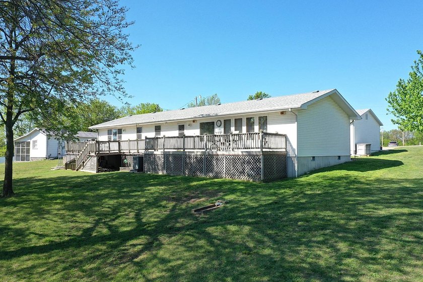 A great lakeside property to make lasting memories! This - photo 31