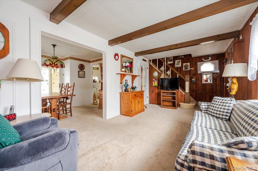 Welcome to this Charming Colonial in the heart of Bellmore. This - photo 3