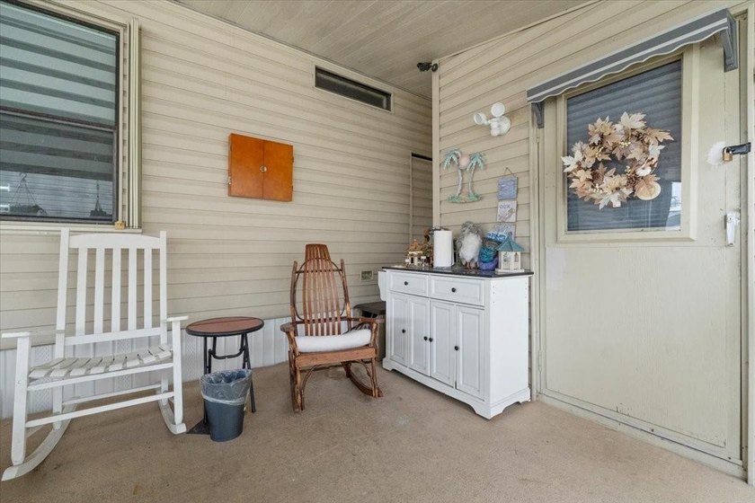 CONVENTIONAL , VA, FHA FINANCING AVAILABLE *** REDUCED *** - photo 19