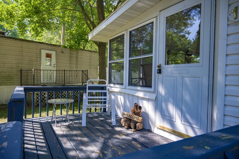 Lake living for an affordable price! This 14x80 Holly Park Home - photo 23