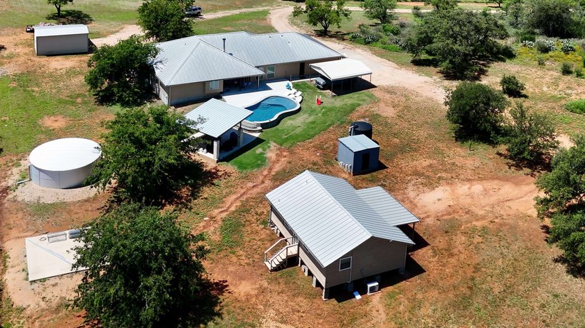 5.92 Acres with large custom home, in-ground pool, guest house - photo 45
