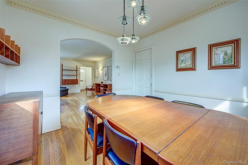 Welcome to this lovely 3 bed, 2 bath home located in the - photo 8