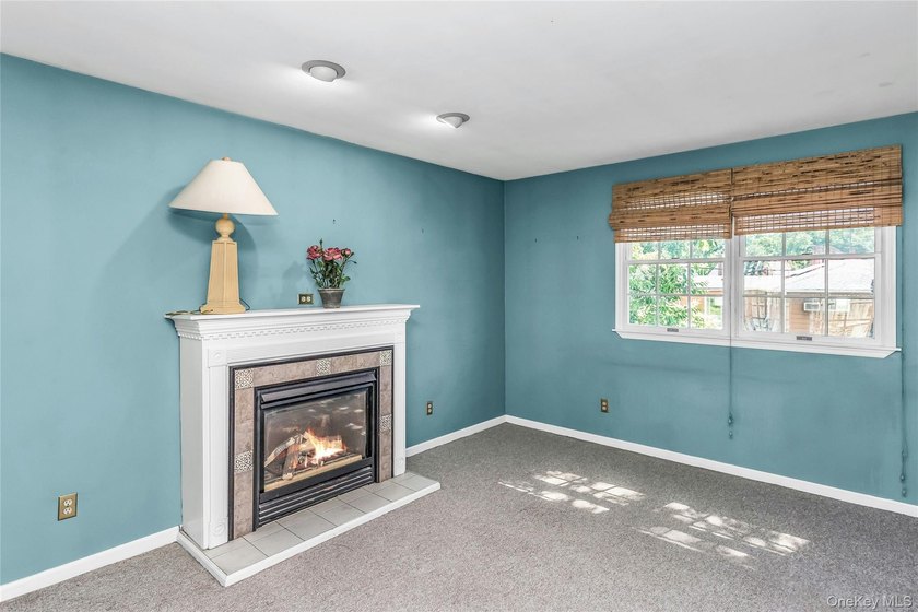 WELL LOVED AND READY FOR REFRESHING. 4 BR, 2 BATH, LR, DINING - photo 11