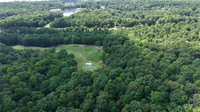 This beautiful property in Stillwaters Subdivision is a rare - photo 4