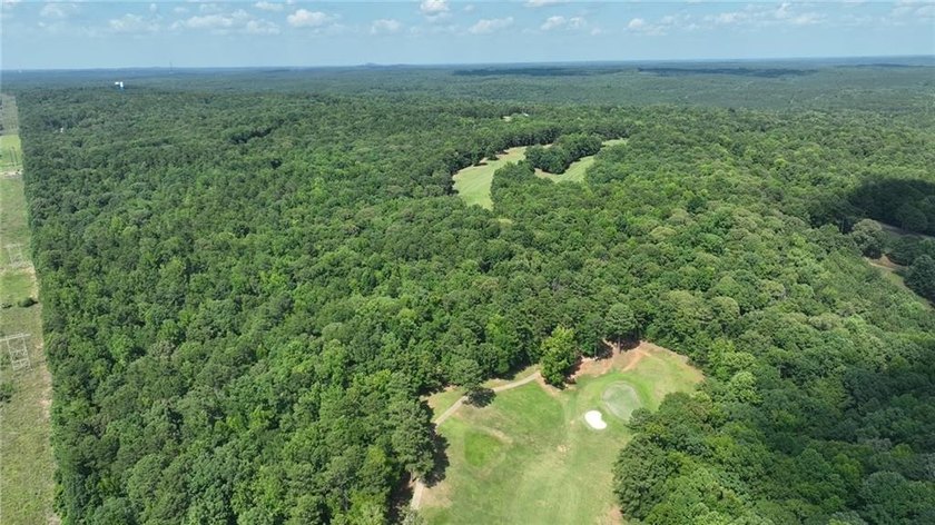 This beautiful property in Stillwaters Subdivision is a rare - photo 5