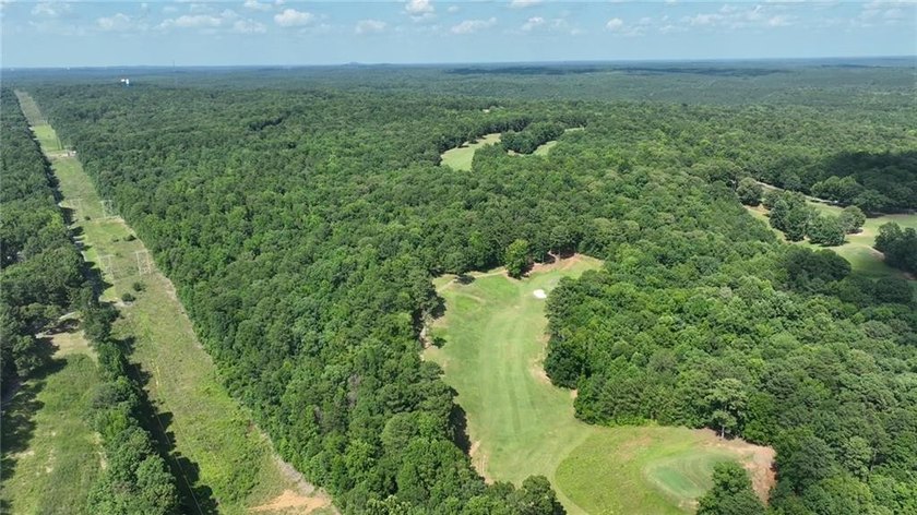 This beautiful property in Stillwaters Subdivision is a rare - photo 6