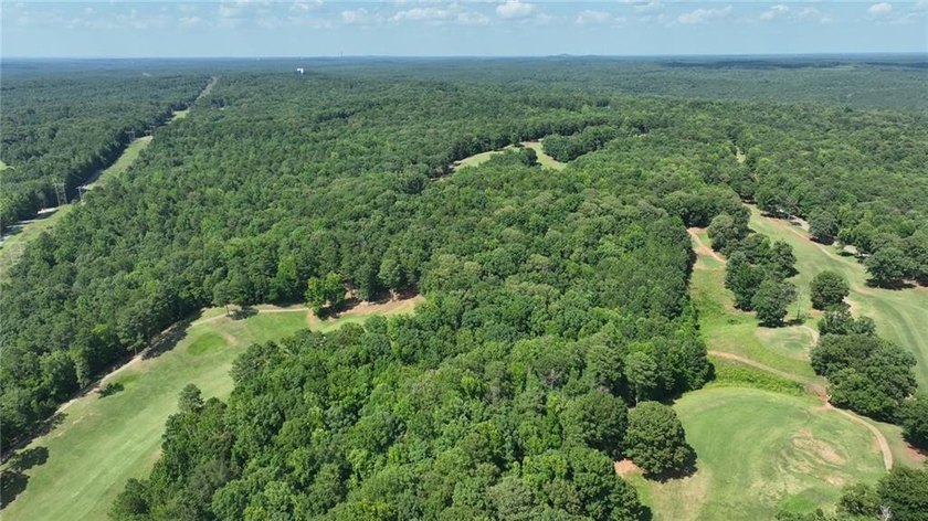 This beautiful property in Stillwaters Subdivision is a rare - photo 7