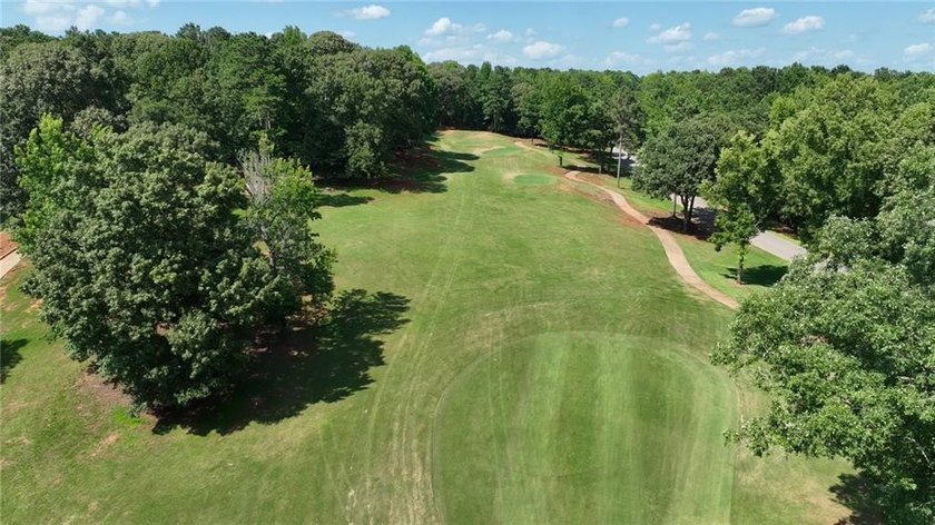 This beautiful property in Stillwaters Subdivision is a rare - photo 8