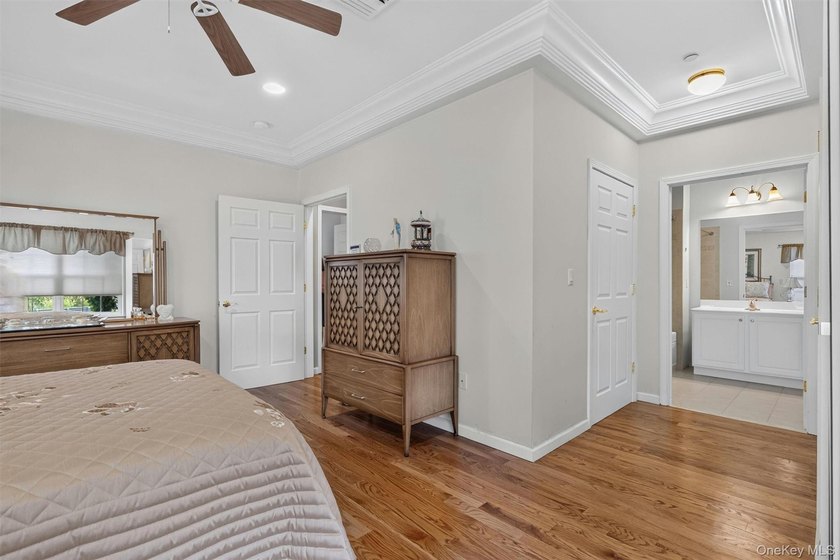 The BEST unit in Stoneleigh Woods is a bright, first floor end - photo 32