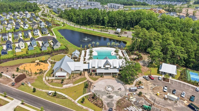 Experience coastal luxury at its finest within this Turn-key - photo 33