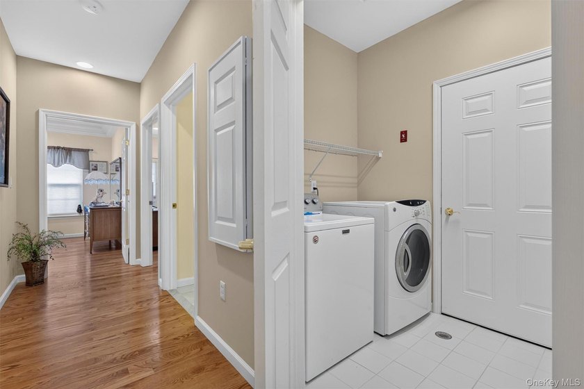 The BEST unit in Stoneleigh Woods is a bright, first floor end - photo 41