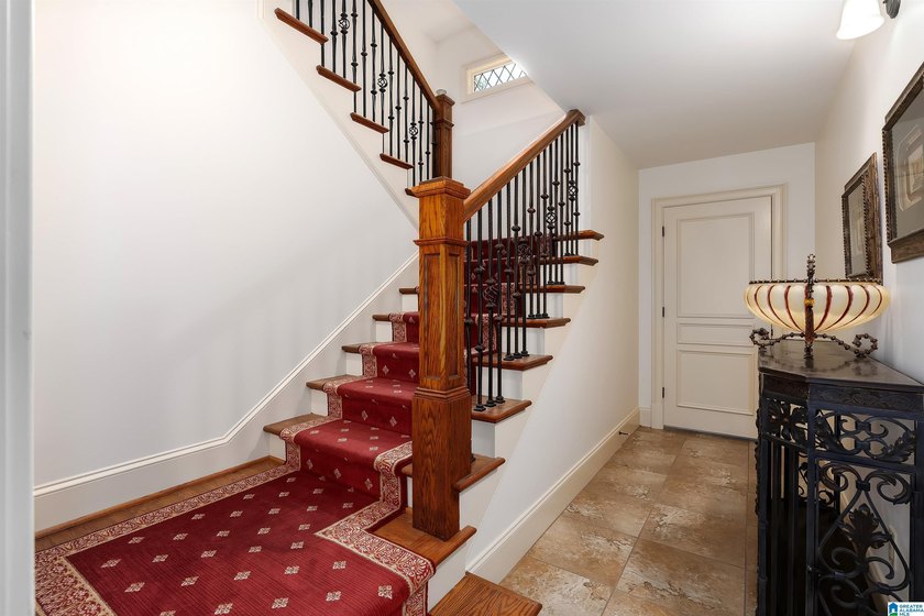 Immaculate Executive Home on No 6 Legacy Golf Course. Castle - photo 45