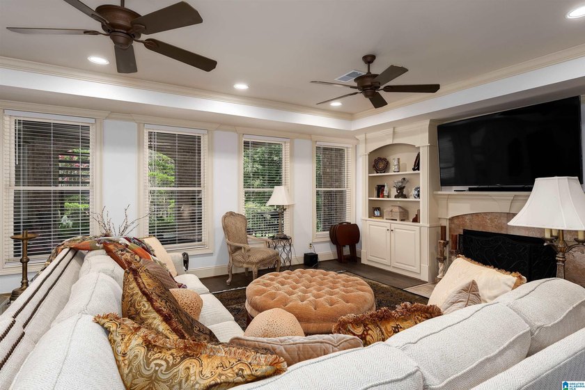 Immaculate Executive Home on No 6 Legacy Golf Course. Castle - photo 49
