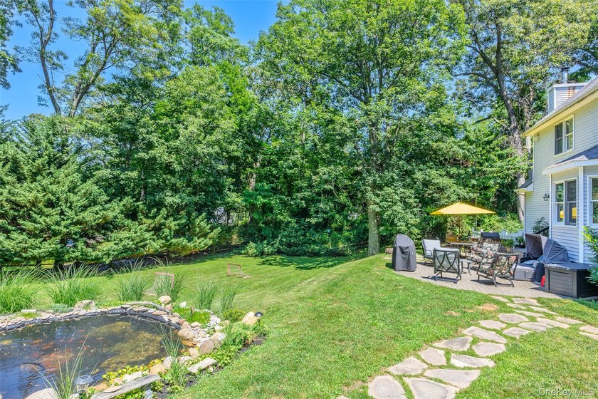 This 3,550 square foot Victorian home in Wading River, New York - photo 11