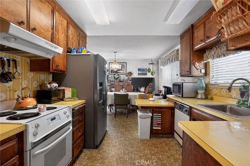 Nestled in a serene woodland setting near Arroyo Viejo Creek - photo 11