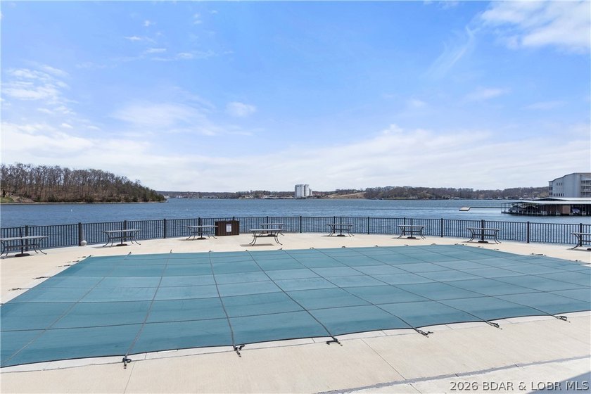 MAKE AN OFFER! Lakefront, professionally remodeled, and priced - photo 14