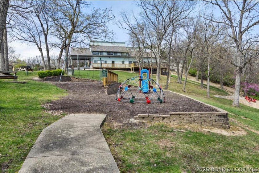 MAKE AN OFFER! Lakefront, professionally remodeled, and priced - photo 15