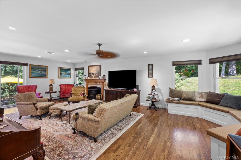This 3,550 square foot Victorian home in Wading River, New York - photo 15