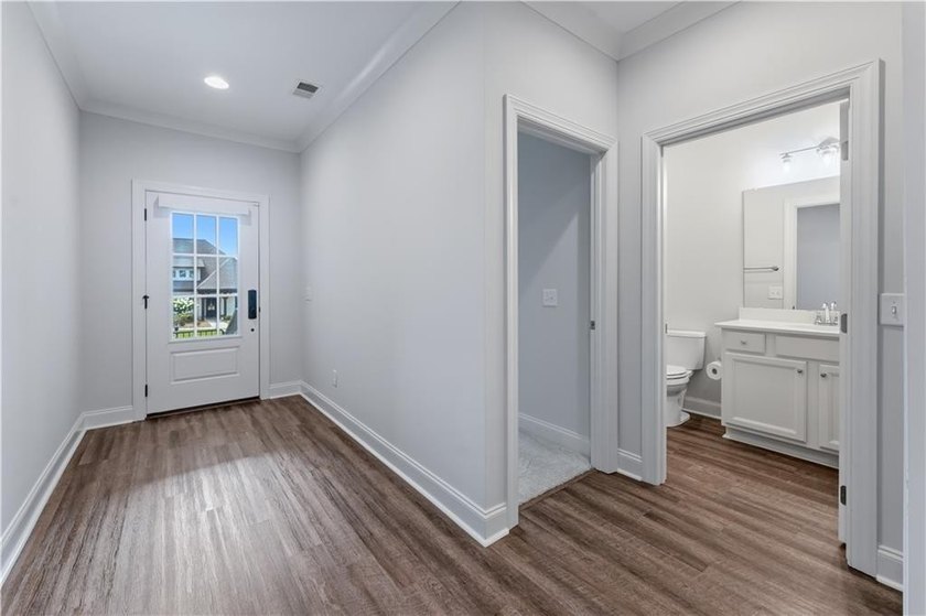 Lovely one level home in Farmville Lakes, originally built by - photo 8