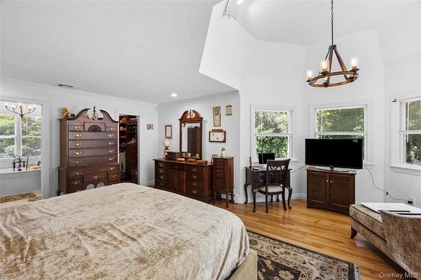 This 3,550 square foot Victorian home in Wading River, New York - photo 33