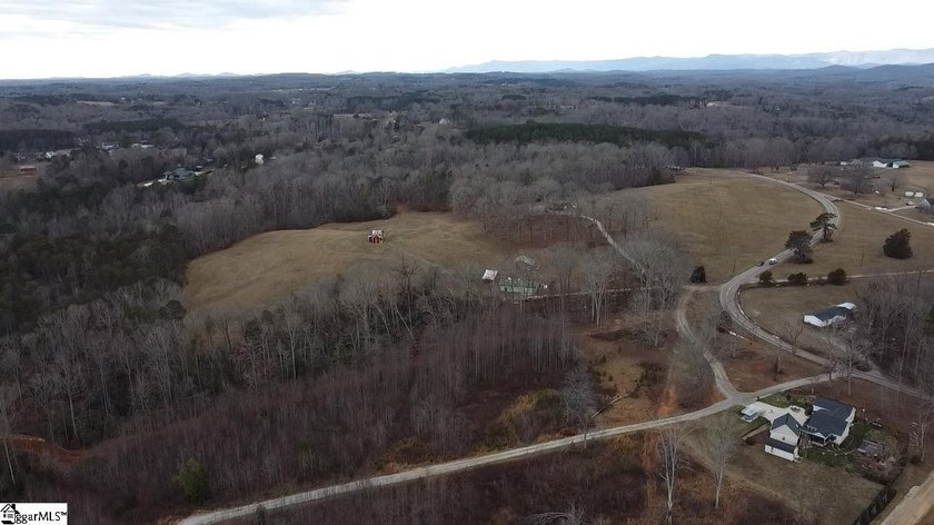 Beautiful 3.25 acre homesite offering privacy and space to build - photo 8