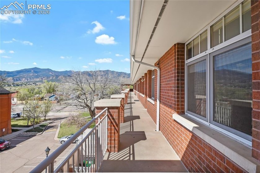 This rare penthouse corner residence in Poet Lofts, offers an - photo 35