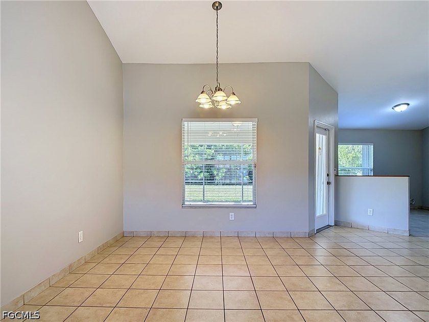 Welcome home to this well maintained 3 bedroom, 2 bath home - photo 14