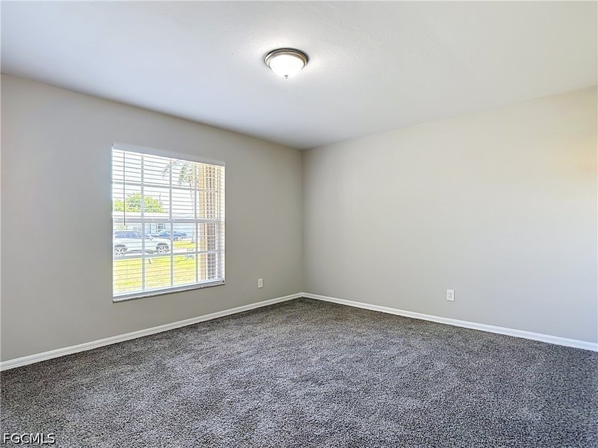 Welcome home to this well maintained 3 bedroom, 2 bath home - photo 30
