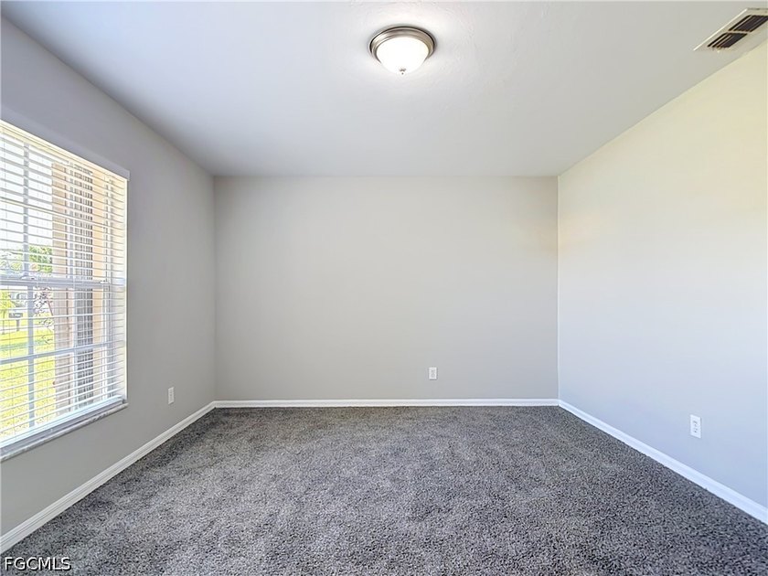 Welcome home to this well maintained 3 bedroom, 2 bath home - photo 31