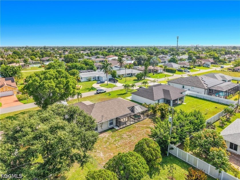 Welcome home to this well maintained 3 bedroom, 2 bath home - photo 49