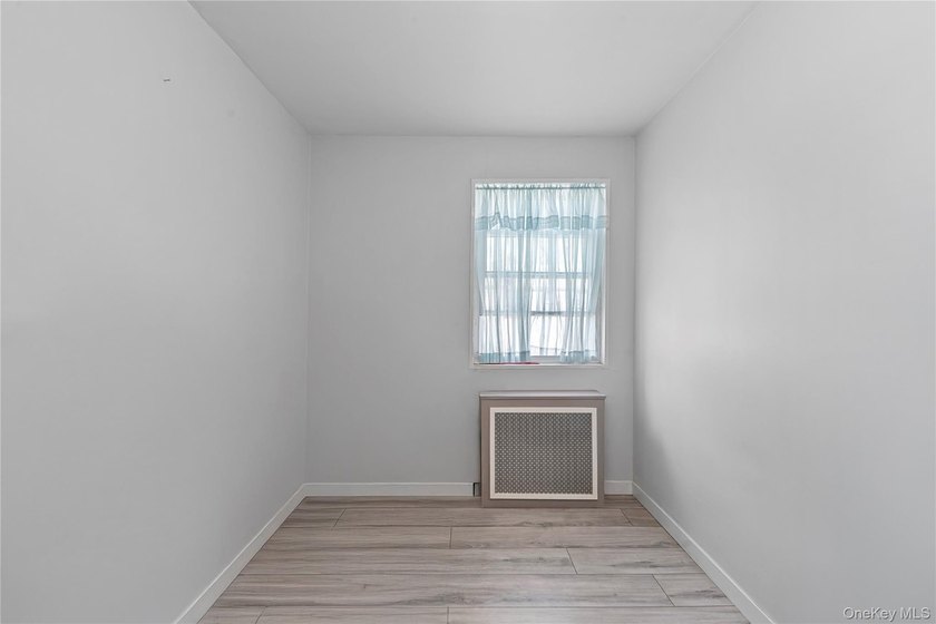 Welcome to this 2 bedroom home in Cloverdale Gardens! Located in - photo 6