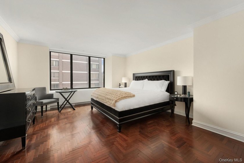 Located at the prime corner of 80th Street and Madison Avenue - photo 4