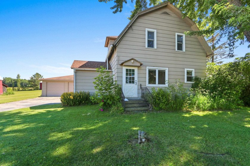 Completely remodeled interior from top to bottom, this country - photo 46