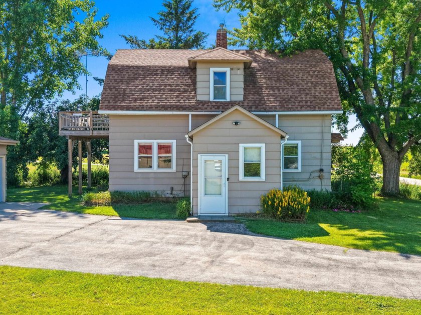 Completely remodeled interior from top to bottom, this country - photo 48
